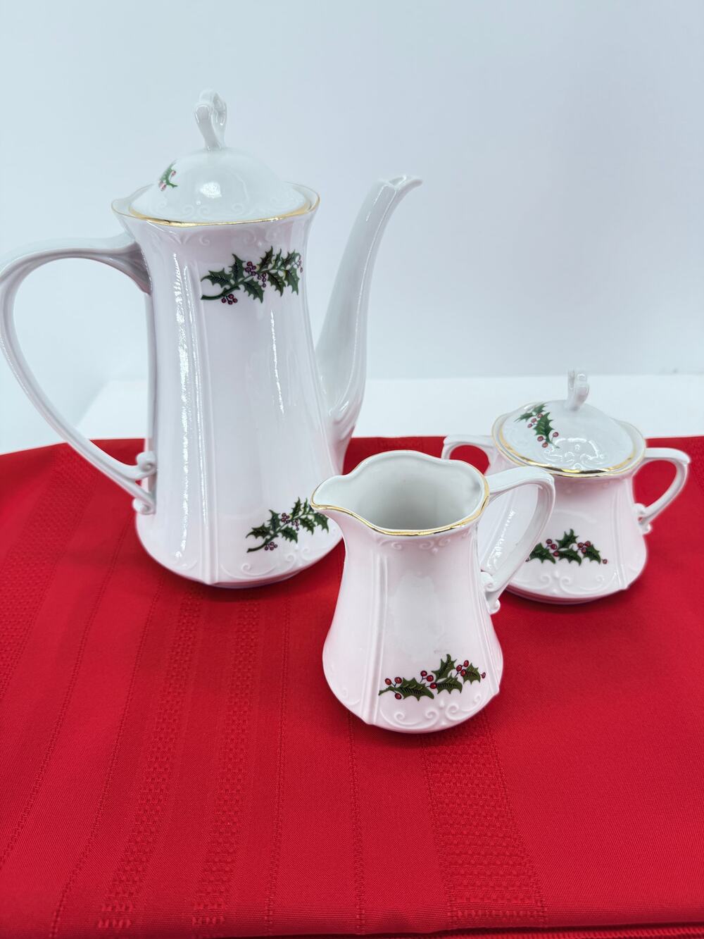 Chodziez Poland Holly Berry Coffee Pot Creamer Sugar Set Christmas Entertaining